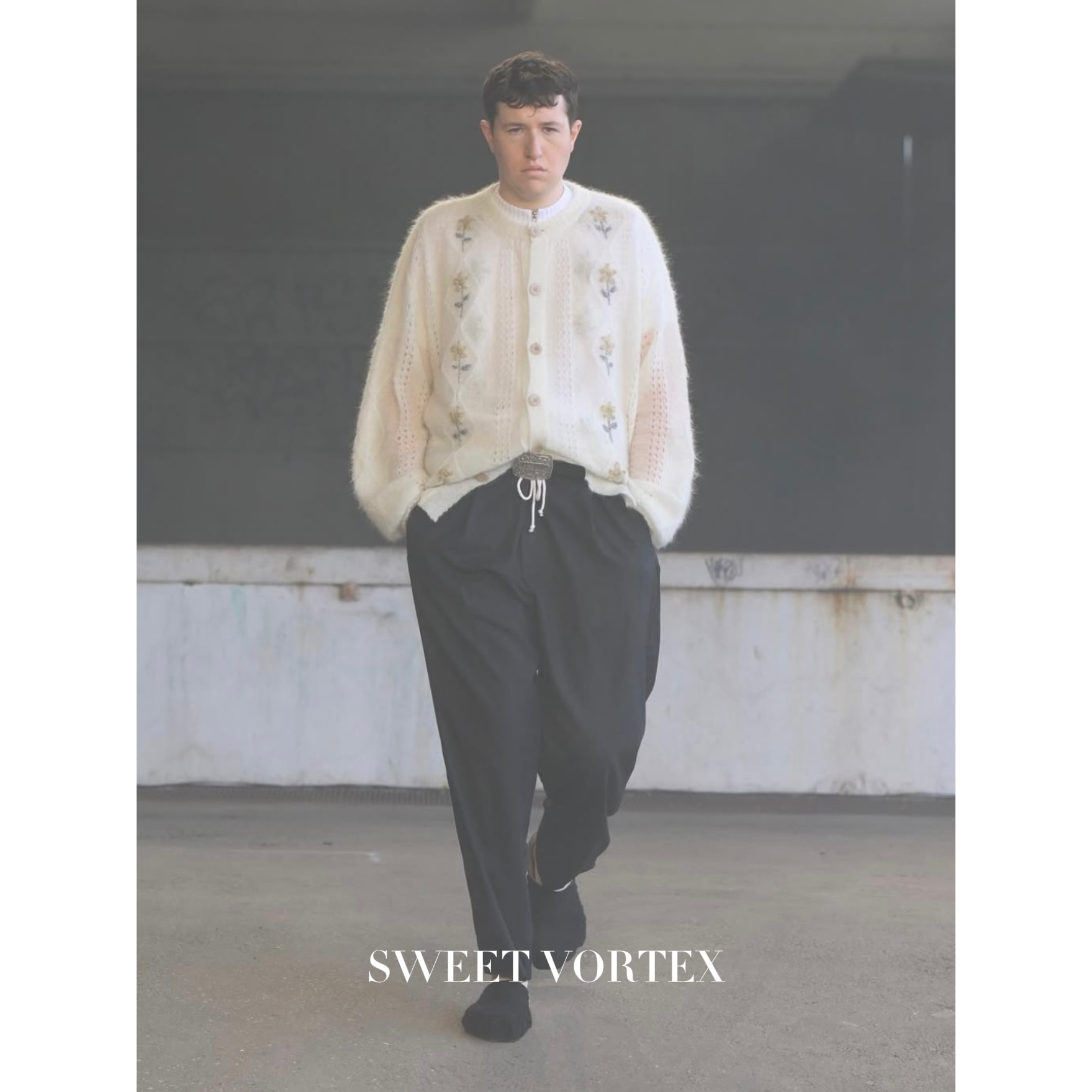 Magliano 25SS 秀款白色/黑色绣花马海毛针织开衫  男女同款