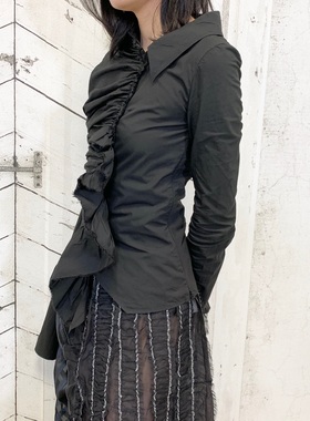 「45折」Marc Lebihan 21SS 白色/黑色不规则立裁百褶衬衫