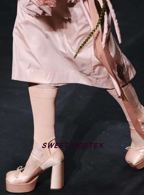 「现货秒发」Simone Rocha 24SS 秀款黑色/裸色串珠脚踝踩跟袜