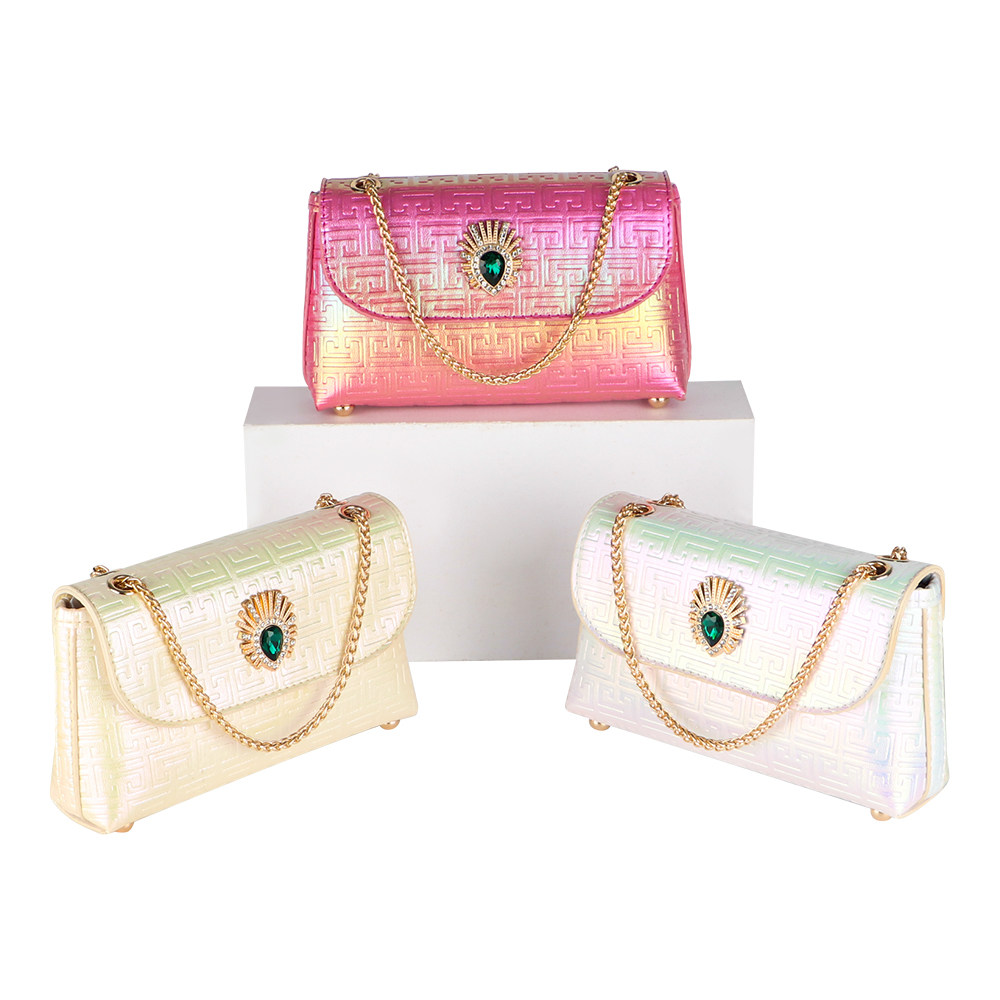 欧美时尚镶钻PU革手拿包女斜挎链条包百搭晚会小方包马卡龙单肩包