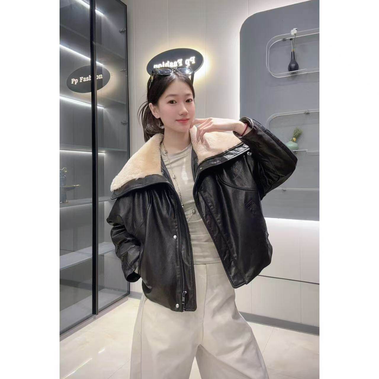 2025新款真皮皮衣女皮毛一体披肩短款绵羊皮夹克外套时尚百搭上衣
