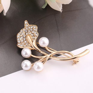新款 防走光配饰品 珍珠胸针高档轻奢气质小众胸花百搭别针衣服西装