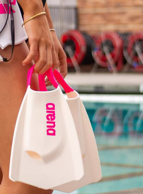 arena阿瑞娜脚蹼游泳训练成人潜水专业划水游泳装备浮潜短脚蹼DMC