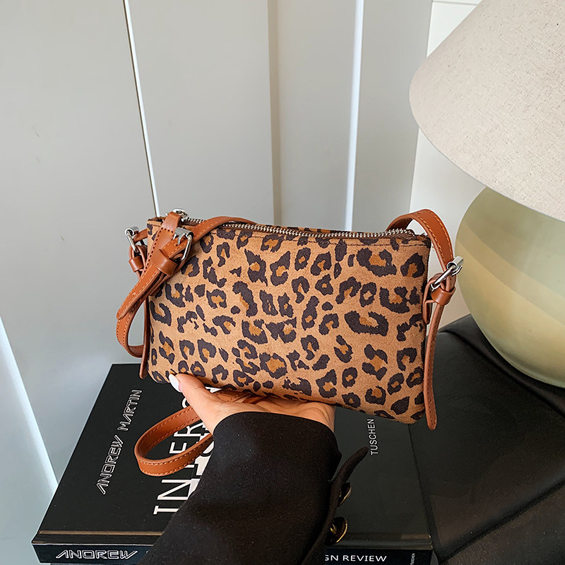 超火小包包女2025新款小众设计豹纹绒面腋下信封包百搭单肩斜挎包,箱包皮具/热销女包/男包,通用款女包,淘宝优惠券,粉丝福利购,淘宝优惠卷