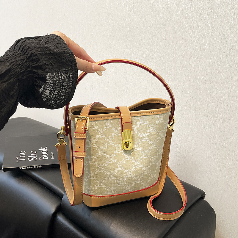 LAOYJA高级感小众老花水桶包