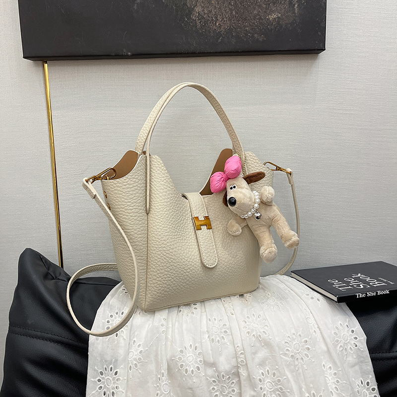LAOYJA高级感大容量通勤菜篮子包