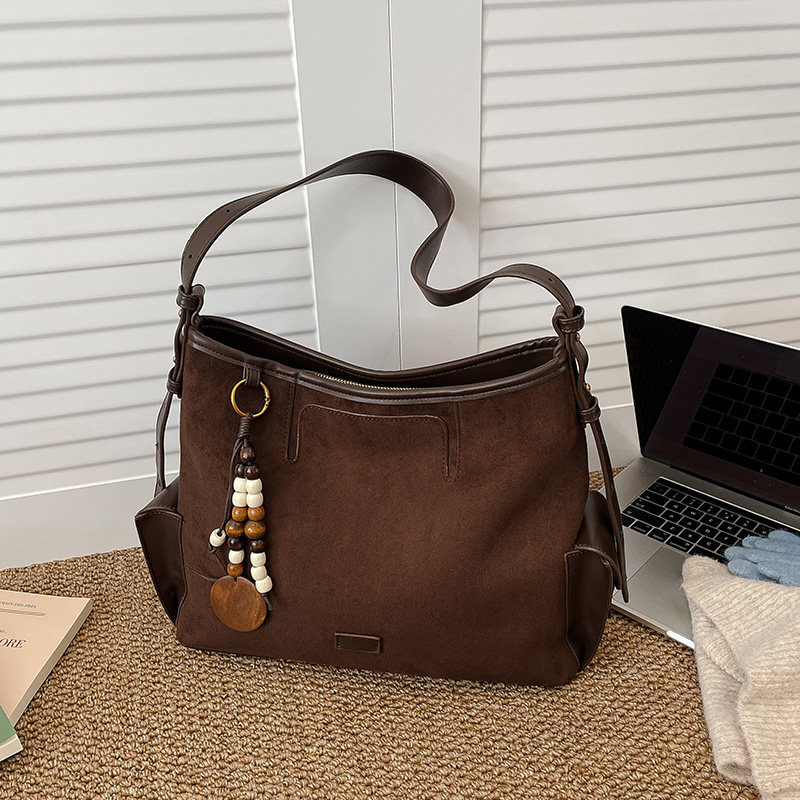 今年流行爆款包包女式2025新款超火小众复古托特包百搭单肩斜挎包,箱包皮具/热销女包/男包,通用款女包,淘宝优惠券,粉丝福利购,淘宝优惠卷