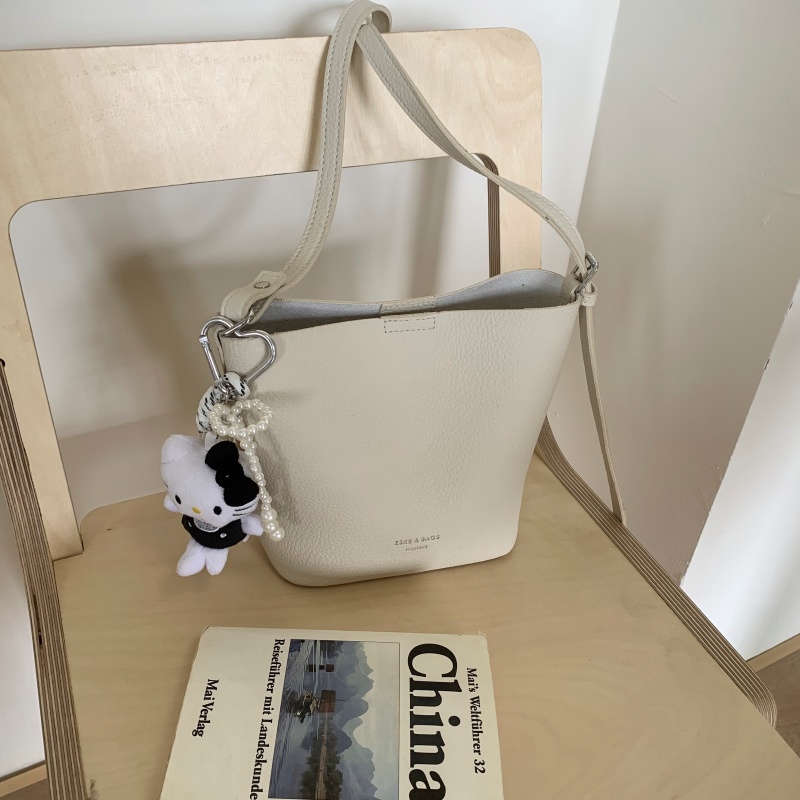 LAOYJA高级感复古小众斜挎水桶包