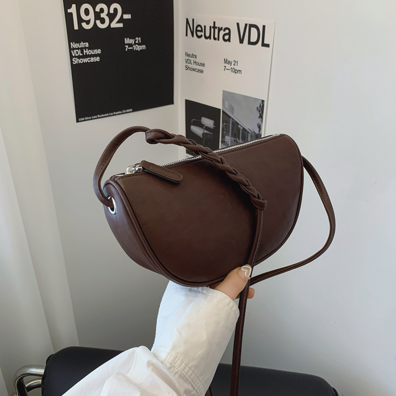 LAOYJA高级感复古小众饺子小包