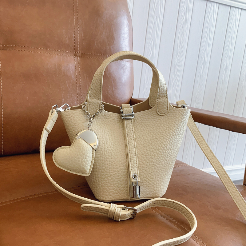 LAOYJA超火小众洋气手提菜篮子包