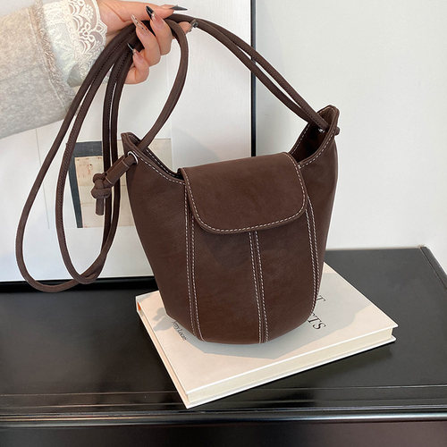 LAOYJA日常通勤复古磨砂斜挎女包