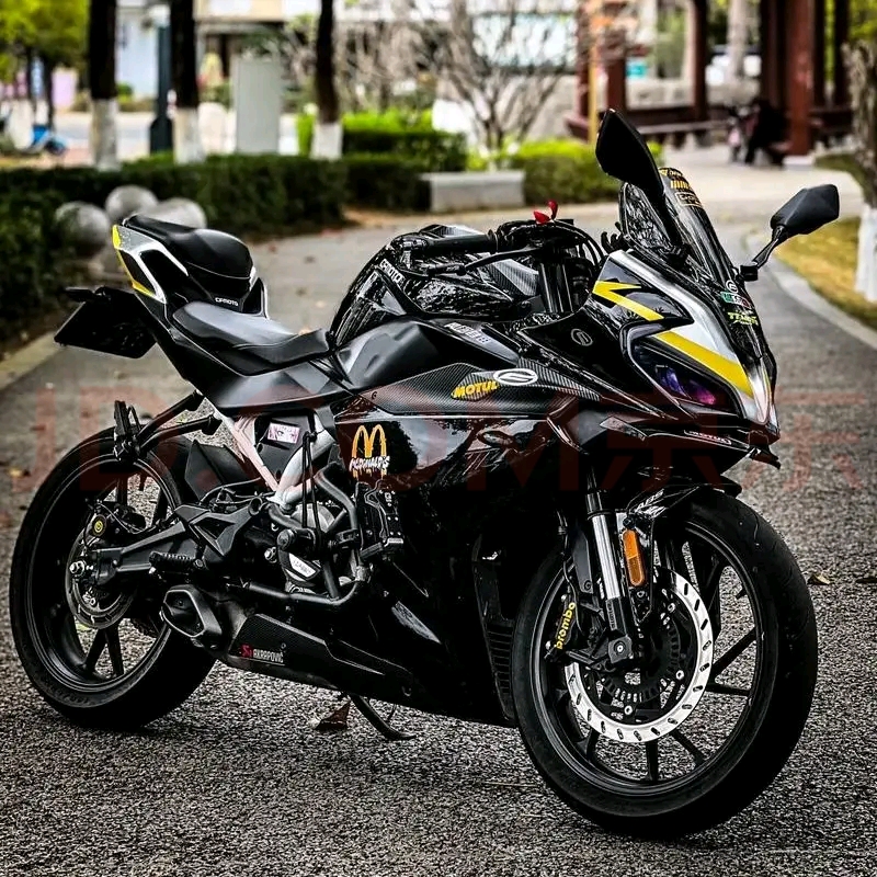 春风250SR赛道版ABS趴赛摩托车