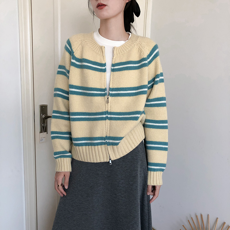 韩系2025秋冬季新款条纹针织开衫