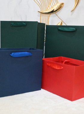 绿色卡纸服装绿色黑色纸袋商务礼品袋高档沉稳袋子送礼手提袋低调