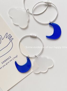 韩国ins同款白色云朵蓝色月亮吊坠钥匙扣创意礼物挂饰包包挂件