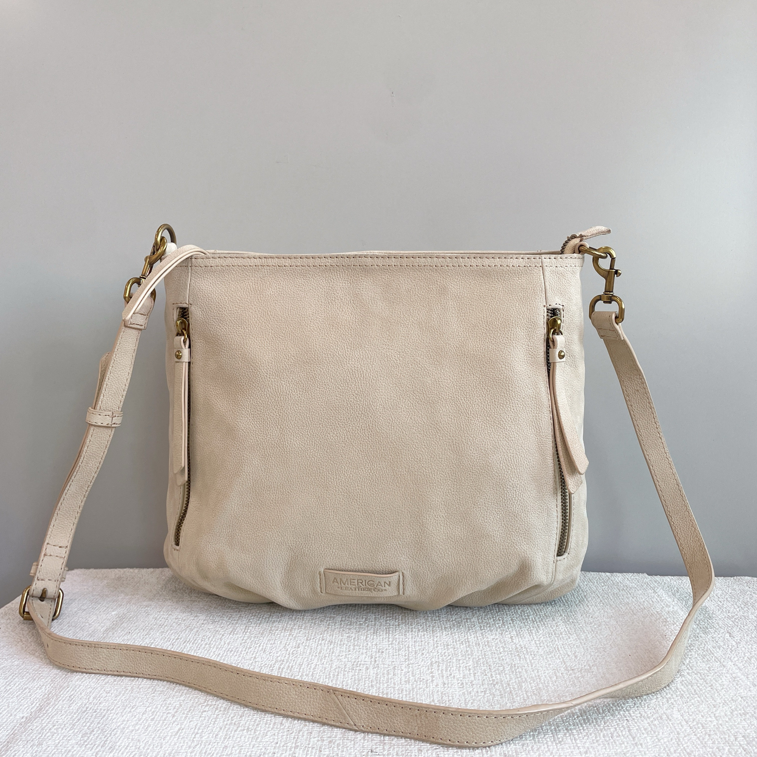 外贸样板包出美国AMERICANLEATHERCO柔软细腻纯牛皮斜挎包