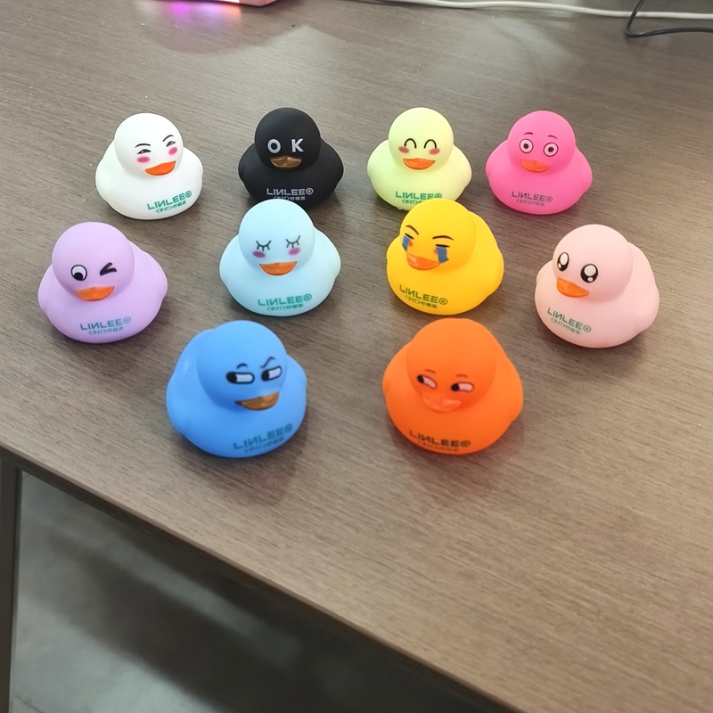 手打柠檬茶小黄鸭玩具公仔摆件礼品大黄鸭猫猫鸭