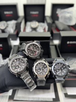 卡西欧 G-SHOCK 新款MTG-B4000 太阳能蓝牙连接六局电波 碳纤维