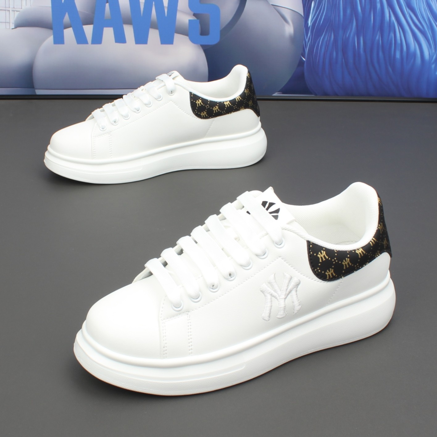 春季时尚男女印花情侣小白鞋学生厚底增高休闲板鞋潮流百搭运动鞋