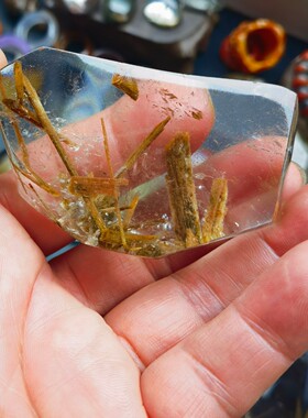 天然碧玺水晶原石随形摆件标本收藏重96.6克