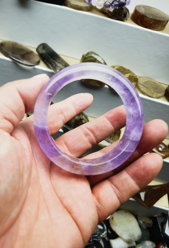 天然紫水晶原石雕刻手镯内径53.2条宽14.2紫罗兰重51.2克一图一物