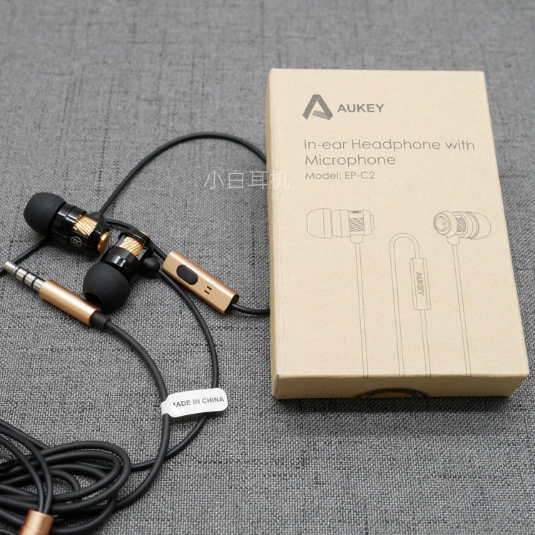 热销海外 大气音质 澎湃低音 金属入耳式有线耳机 线控通话带麦