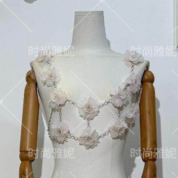 时尚新款立体花朵钉珠吊带
