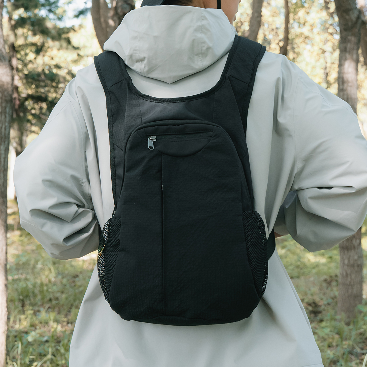 户外双肩包男生大容量防水轻便大学生书包宽肩带百搭旅行小背包女