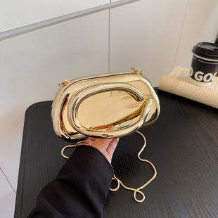 2015新款 斜挎包搭配礼服手拿包女潮 小众设计手抓晚宴包亮面时尚