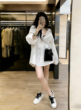 今年流行的新款白色烫钻独特超好看衬衫女款2026漂亮巨好看上衣潮