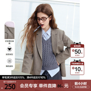 betu百图燕麦色通勤风西装外套女2026年春秋新款中长款正肩夹克