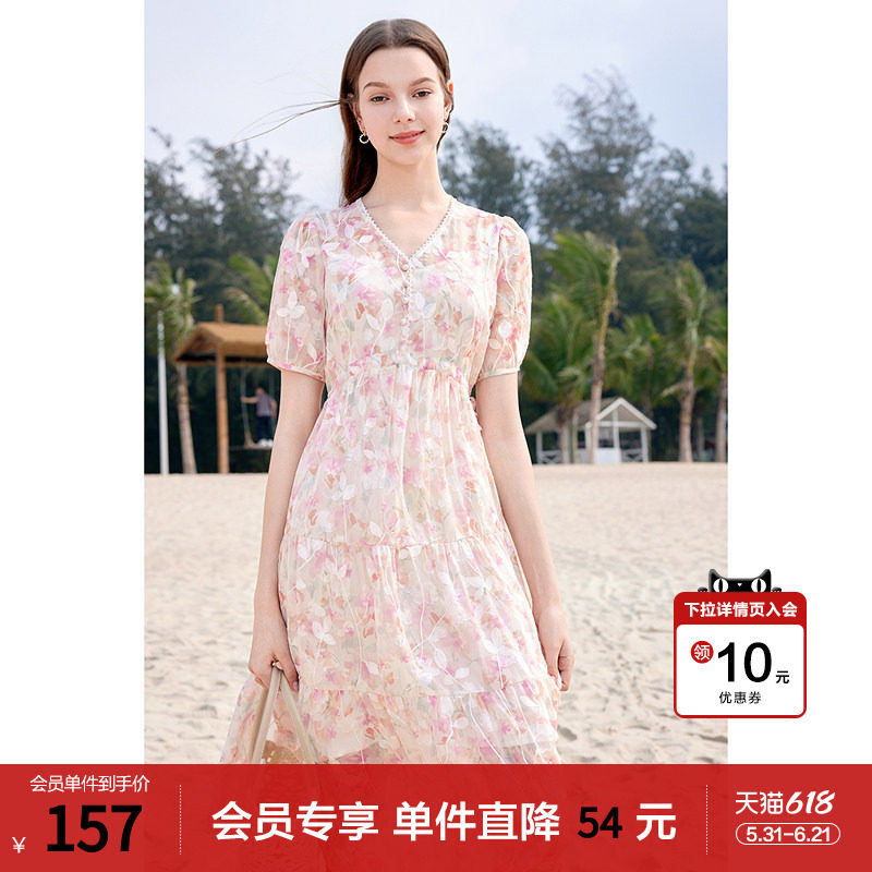 betu百图粉色V领碎花连衣裙2026年夏季新款法式甜美高腰雪纺裙