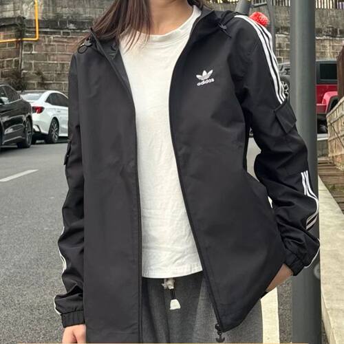 Adidas拒水防泼休闲连帽夹克外套