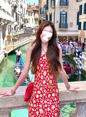 Drawdream 红色碎花交叉抽绳吊带连衣裙女夏季辣妹修身显瘦中长裙