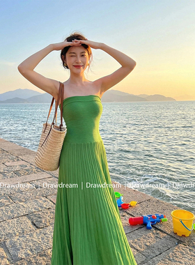Drawdream 高级感压褶绿色抹胸连衣裙女夏气质收腰度假大摆长裙子