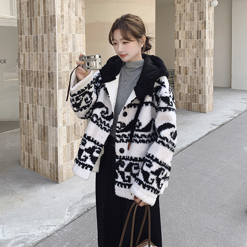 现货复古费尔岛宽松羊羔毛皮毛一体外套207-213P195控278，女装皮草，卡莱