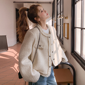 白色小香风外套女春秋2025新款减龄轻奢高级感穿搭名媛短款上衣图片