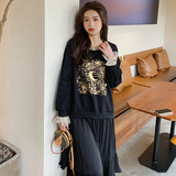 假两件黑色拼接连衣裙女春秋2025新款卫衣裙别致设计感百褶长裙潮，女装卫衣/绒衫，卡莱