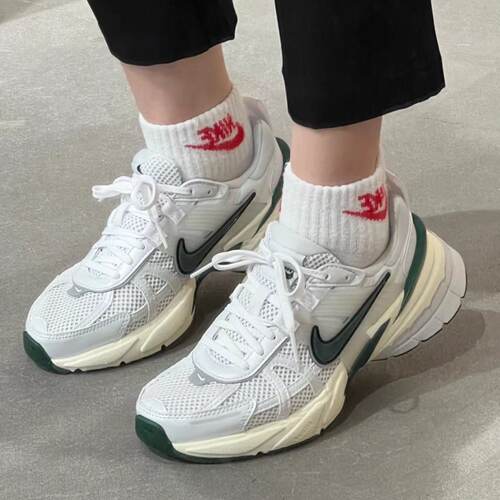 Nike 耐克 V2K Run 白绿低帮休闲运动跑步鞋老爹鞋 FD0736-101