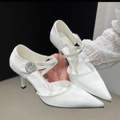 2026简约复古高级感黑色尖头浅口中空一字带细跟包头高跟凉鞋 女白