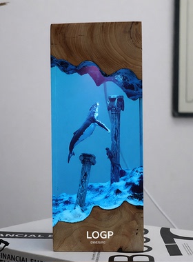溶洞鲸鱼潜水员桌面摆件海洋艺术工艺品实木树脂灯生日礼物饰品