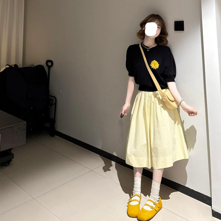 韩系chic高级感淡黄色花苞半身裙小众设计感松紧腰中长款百搭裙子