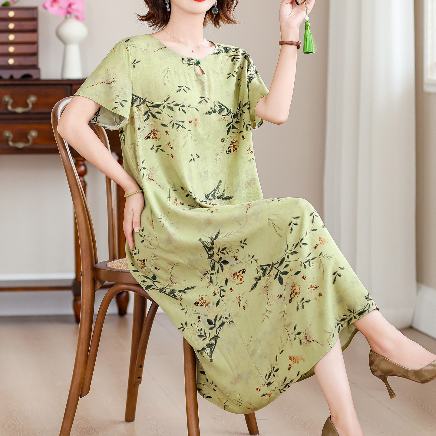中老年复古花色连衣裙大码5XL180斤妈妈装绵绸裙子2025新款中长款