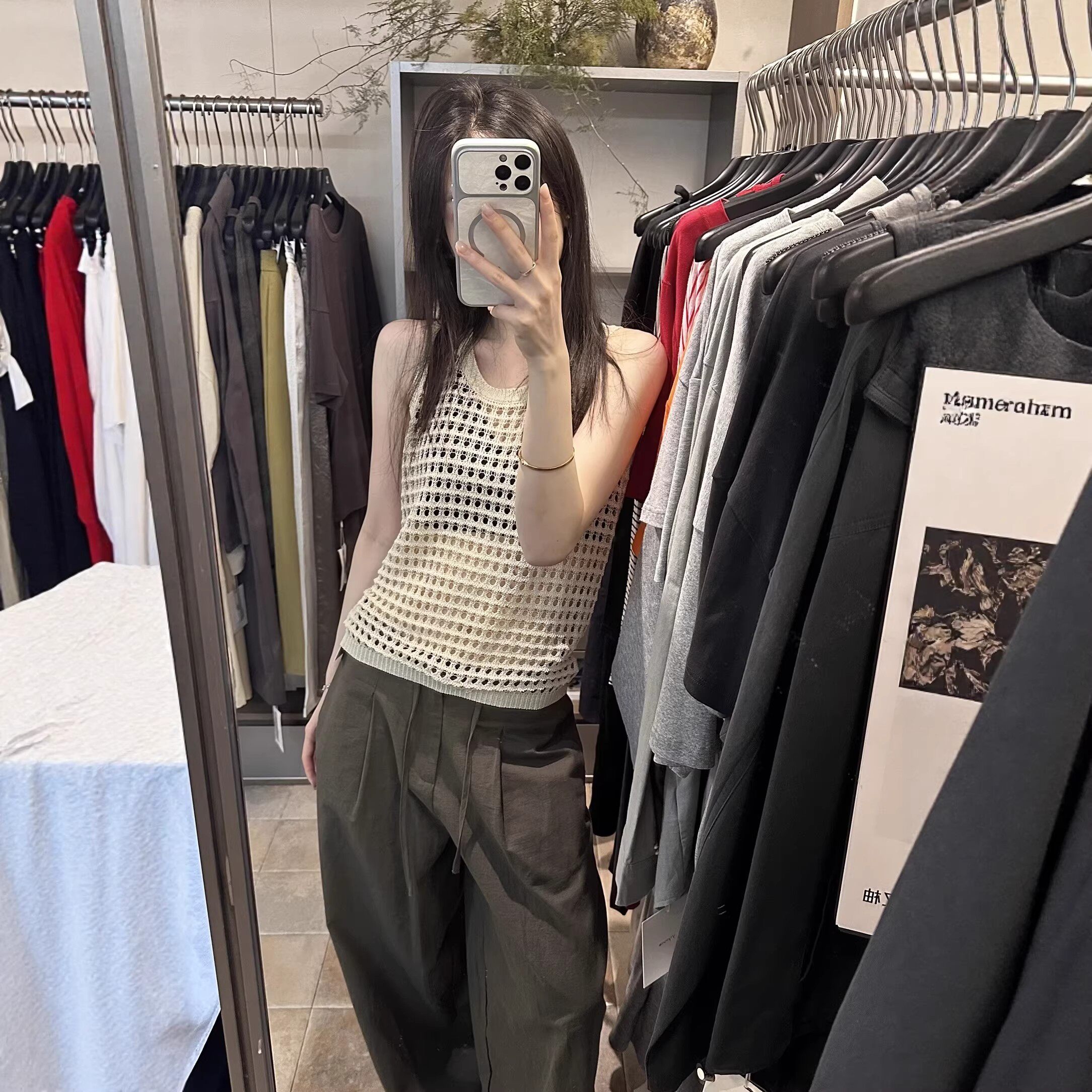 镂空冰丝罩衫女2026新款短款夏季叠穿无袖针织背心吊带外搭上衣