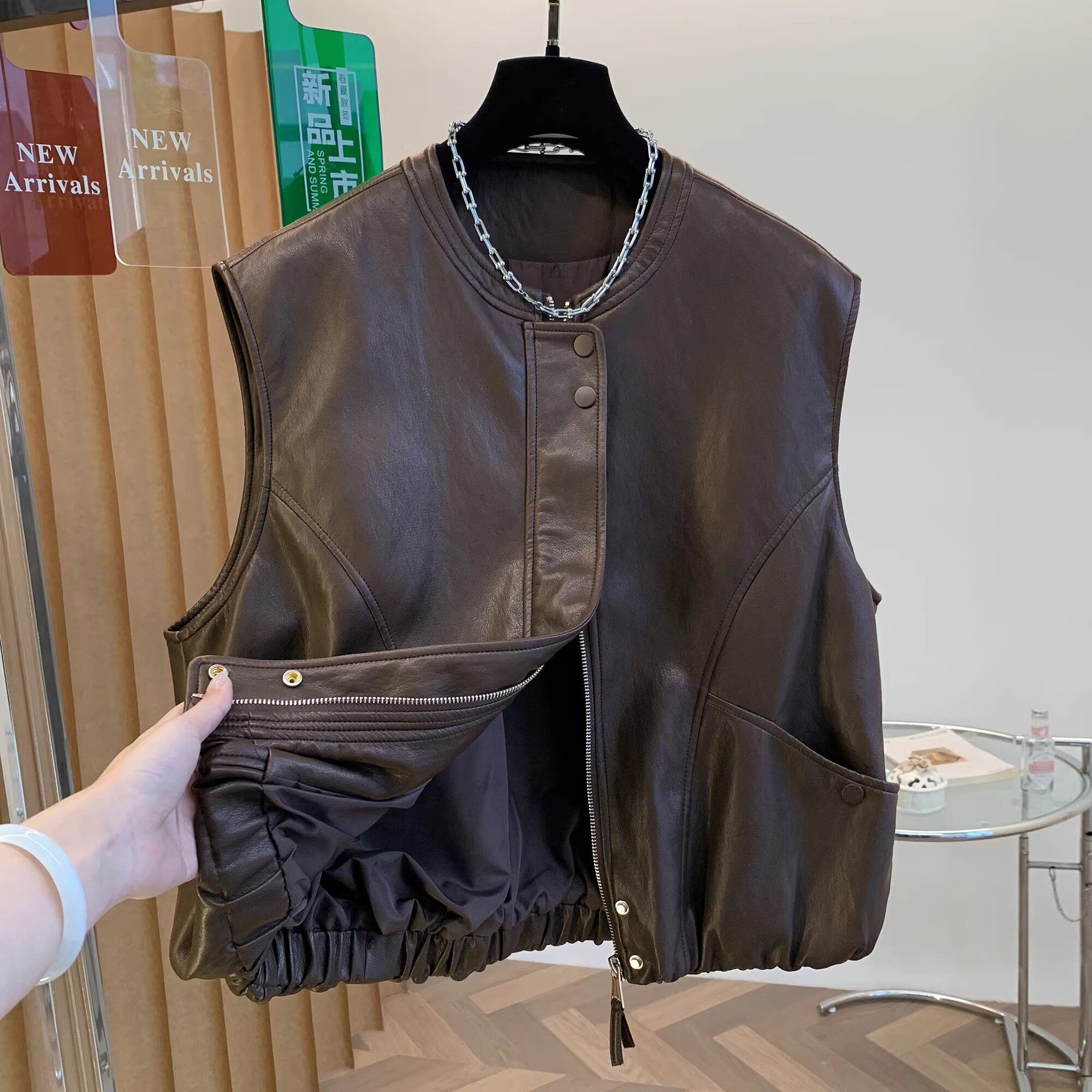 2026新款棕色皮衣马甲女春夏时尚百搭叠穿小个子坎肩背心外套