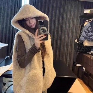 2025新款连帽羊羔毛皮毛一体马甲女秋冬韩版厚叠穿环保毛毛外套