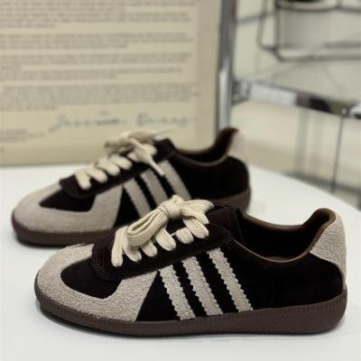 今年流行发式德训鞋女2024