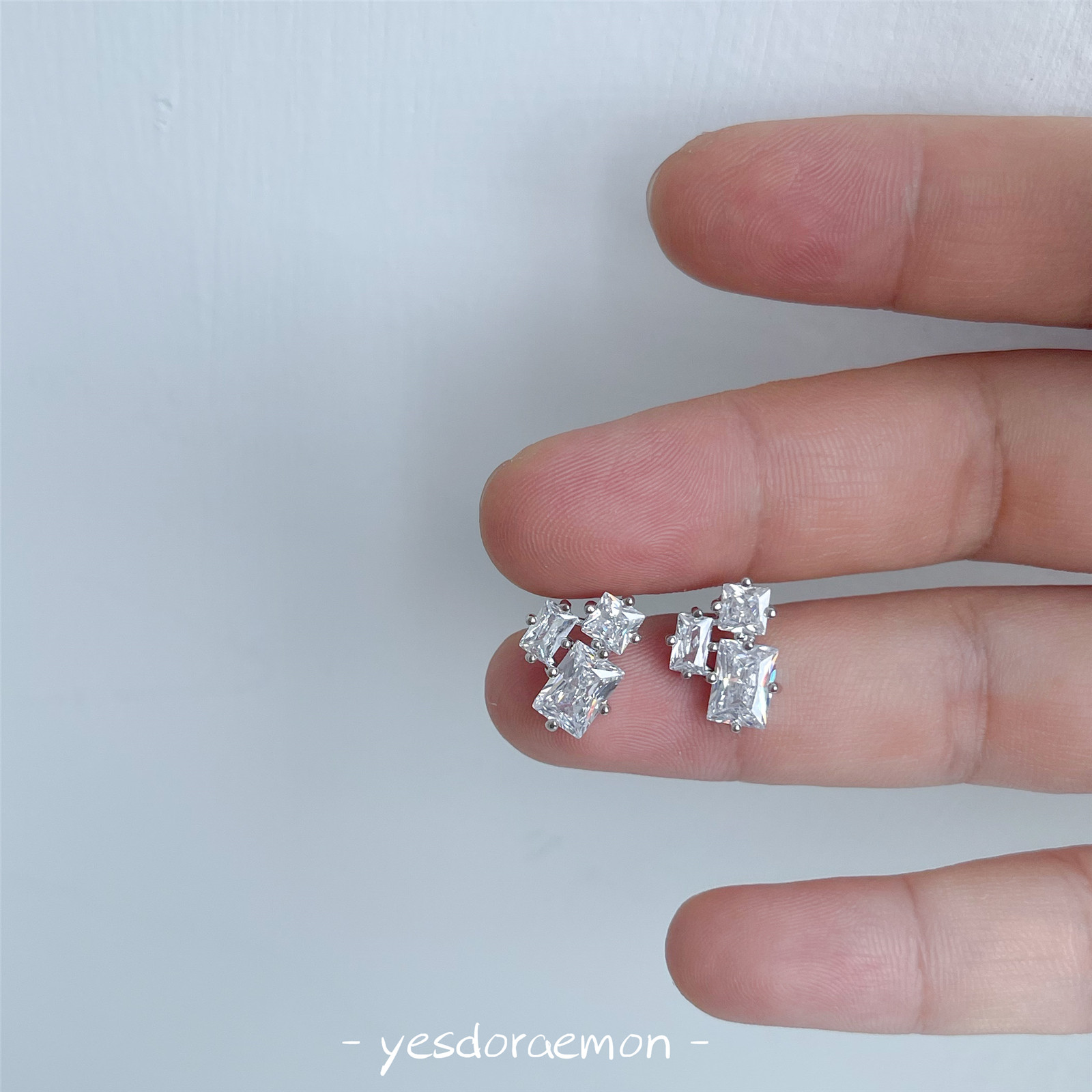 超闪！甜酷冷淡风百搭小众高级感锆石耳钉 s925纯银耳针港风耳饰