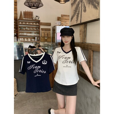 2025夏季新款大码美式辣妹V领T恤字母印花撞色收腰上衣