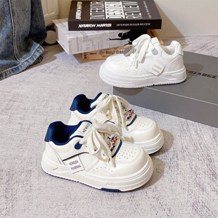 2026年春季新款儿童板鞋透气韩版厚底轻便时尚男童小白鞋运动休闲